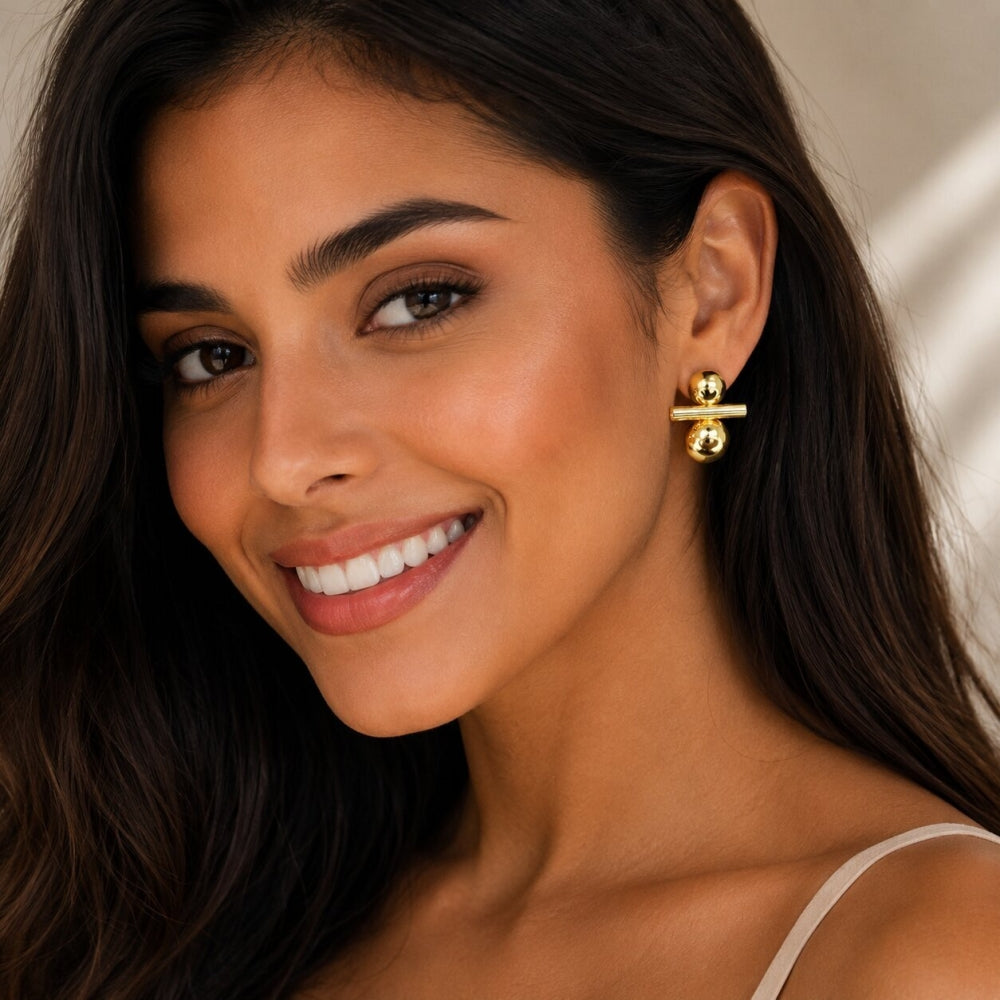 Oro Laminado Stud Earring, Gold Filled Style Ball and Hollow Design, Polished, Golden Finish