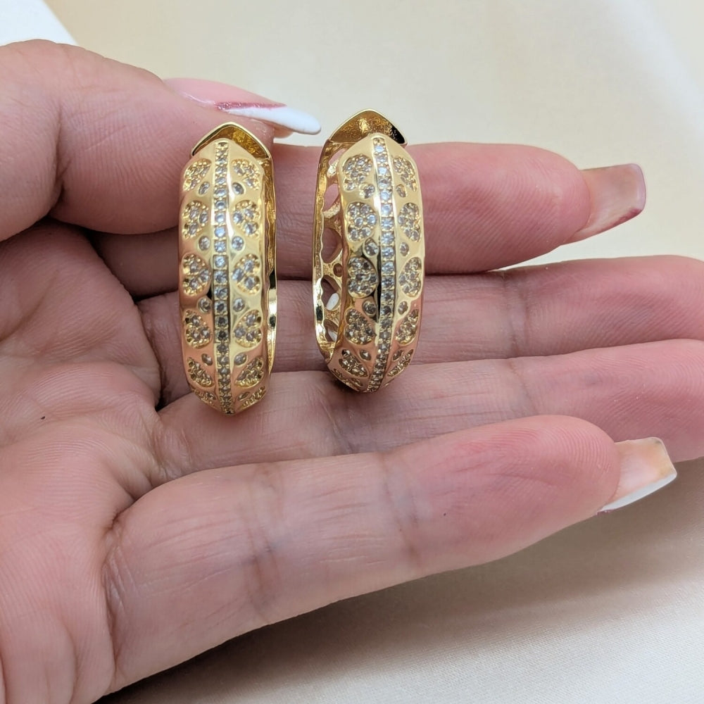 Oro Laminado Huggie Hoop, Gold Filled Style Heart Design, with White Cubic Zirconia, Polished, Golden Finish