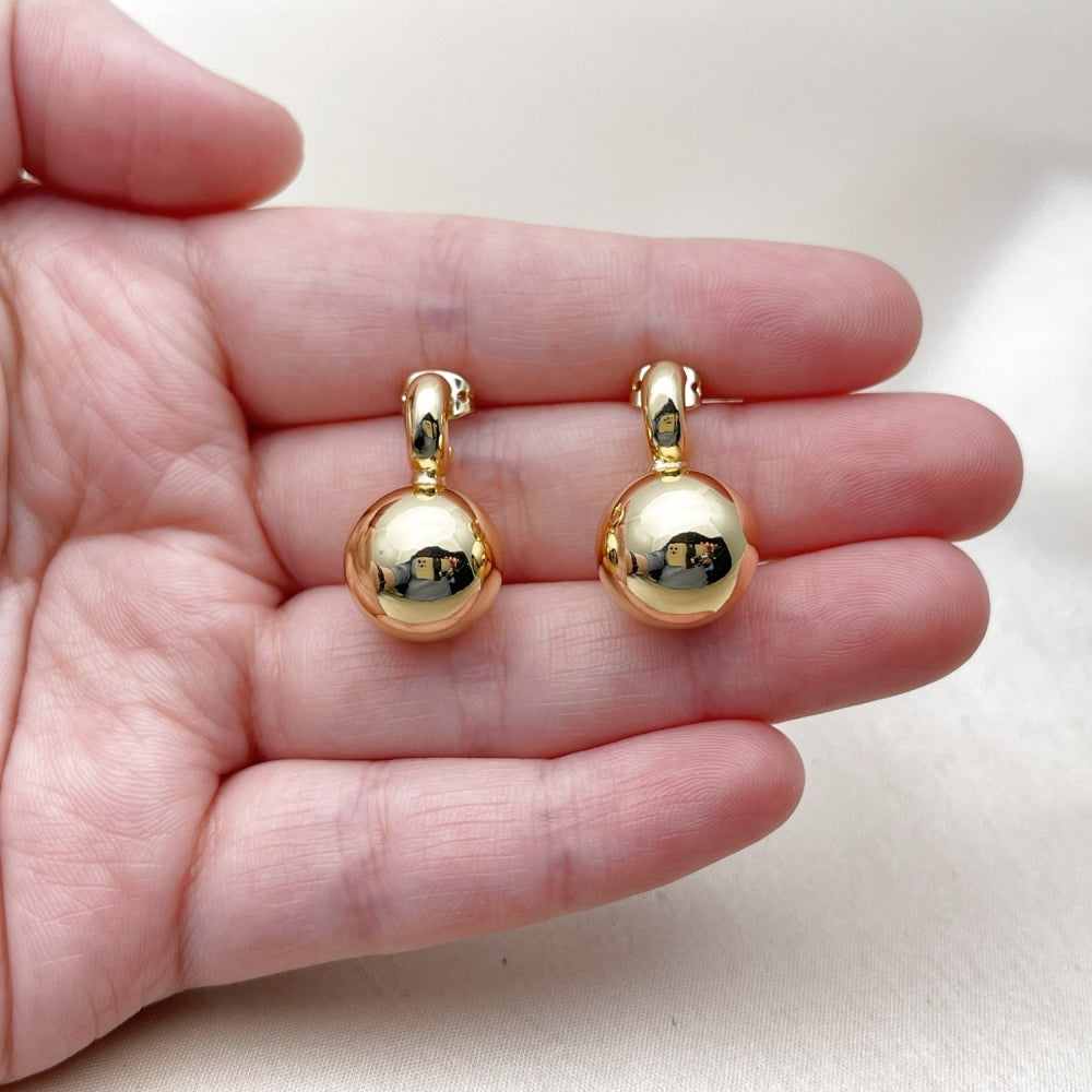 Oro Laminado Stud Earring, Gold Filled Style Ball and Hollow Design, Polished, Golden Finish