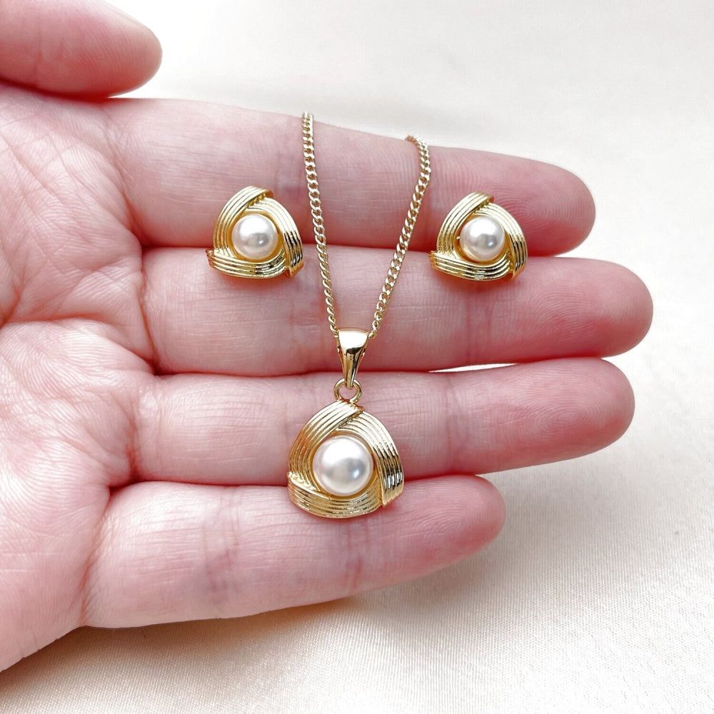 Oro Laminado Earring and Pendant Adult Set, Gold Filled Style Ball and Love Knot Design, with Ivory Pearl, Diamond Cutting Finish, Golden Finish