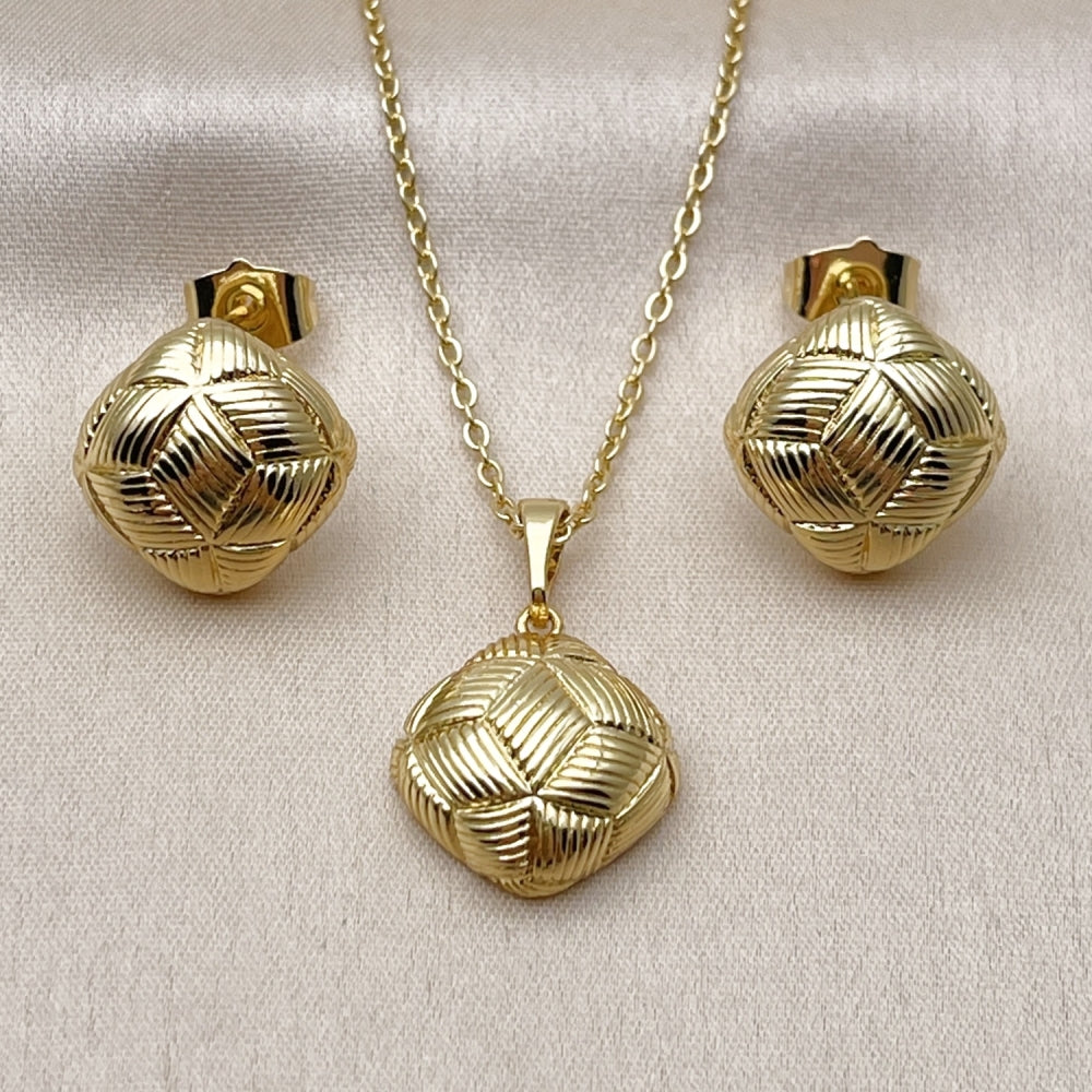 Oro Laminado Earring and Pendant Adult Set, Gold Filled Style Diamond Cutting Finish, Golden Finish