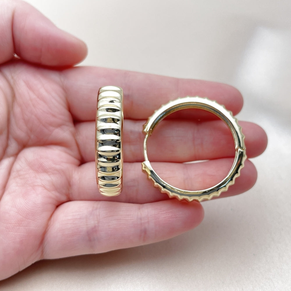 Oro Laminado Huggie Hoop, Gold Filled Style Polished, Golden Finish