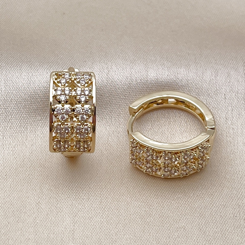 Oro Laminado Huggie Hoop, Gold Filled Style Heart Design, with White Cubic Zirconia, Polished, Golden Finish