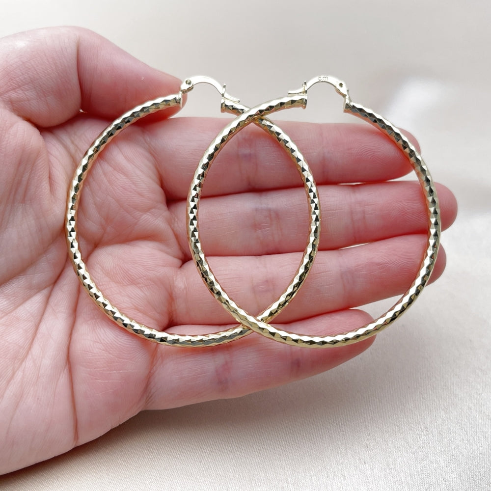 Oro Laminado Large Hoop, Gold Filled Style Hollow Design, Diamond Cutting Finish, Golden Finish