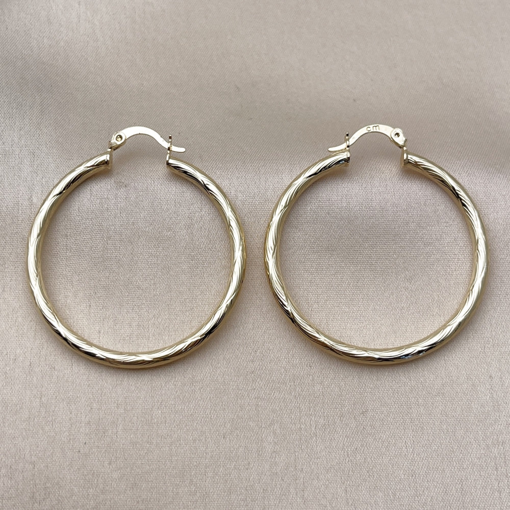 Oro Laminado Medium Hoop, Gold Filled Style Hollow Design, Diamond Cutting Finish, Golden Finish