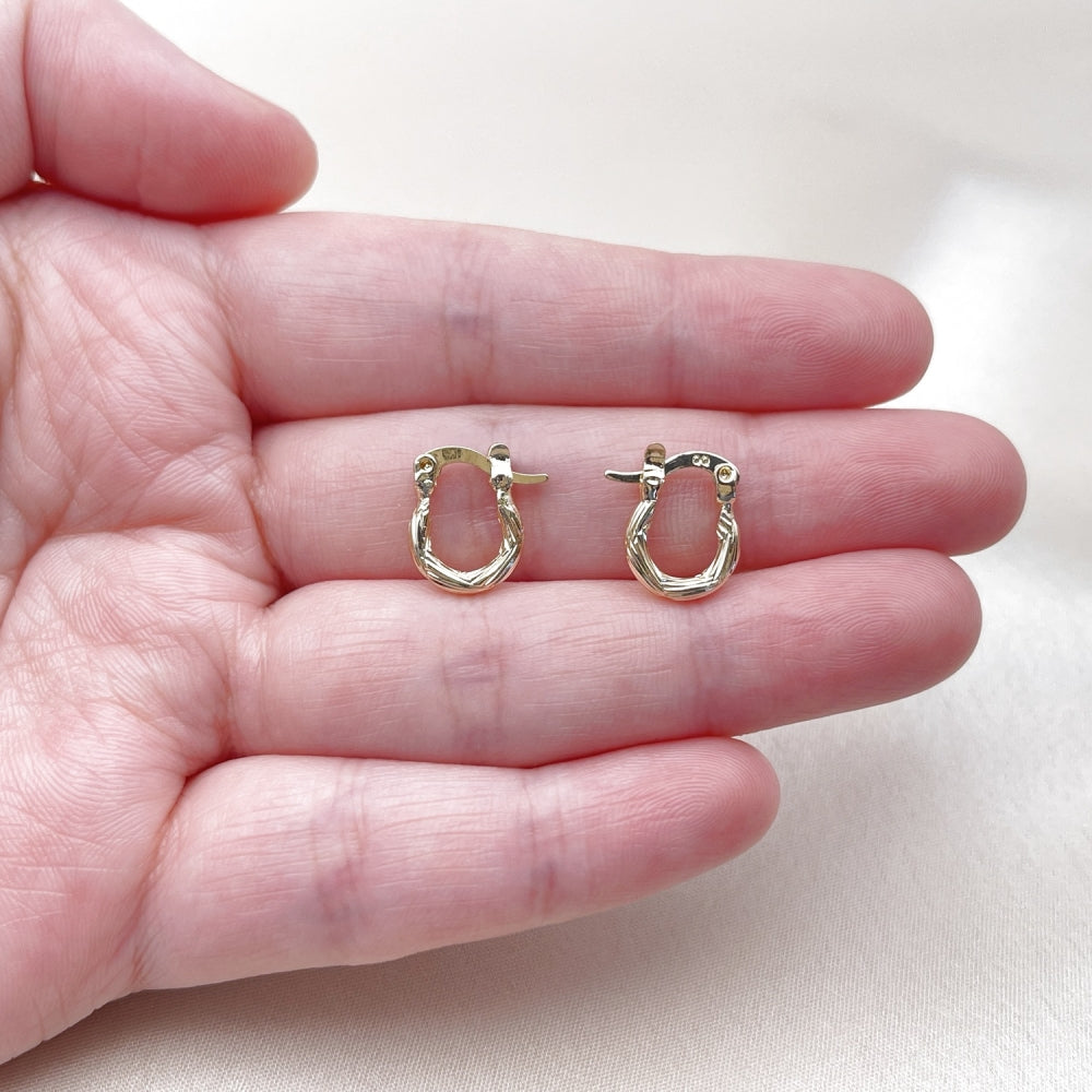 Oro Laminado Small Hoop, Gold Filled Style Diamond Cutting Finish, Golden Finish