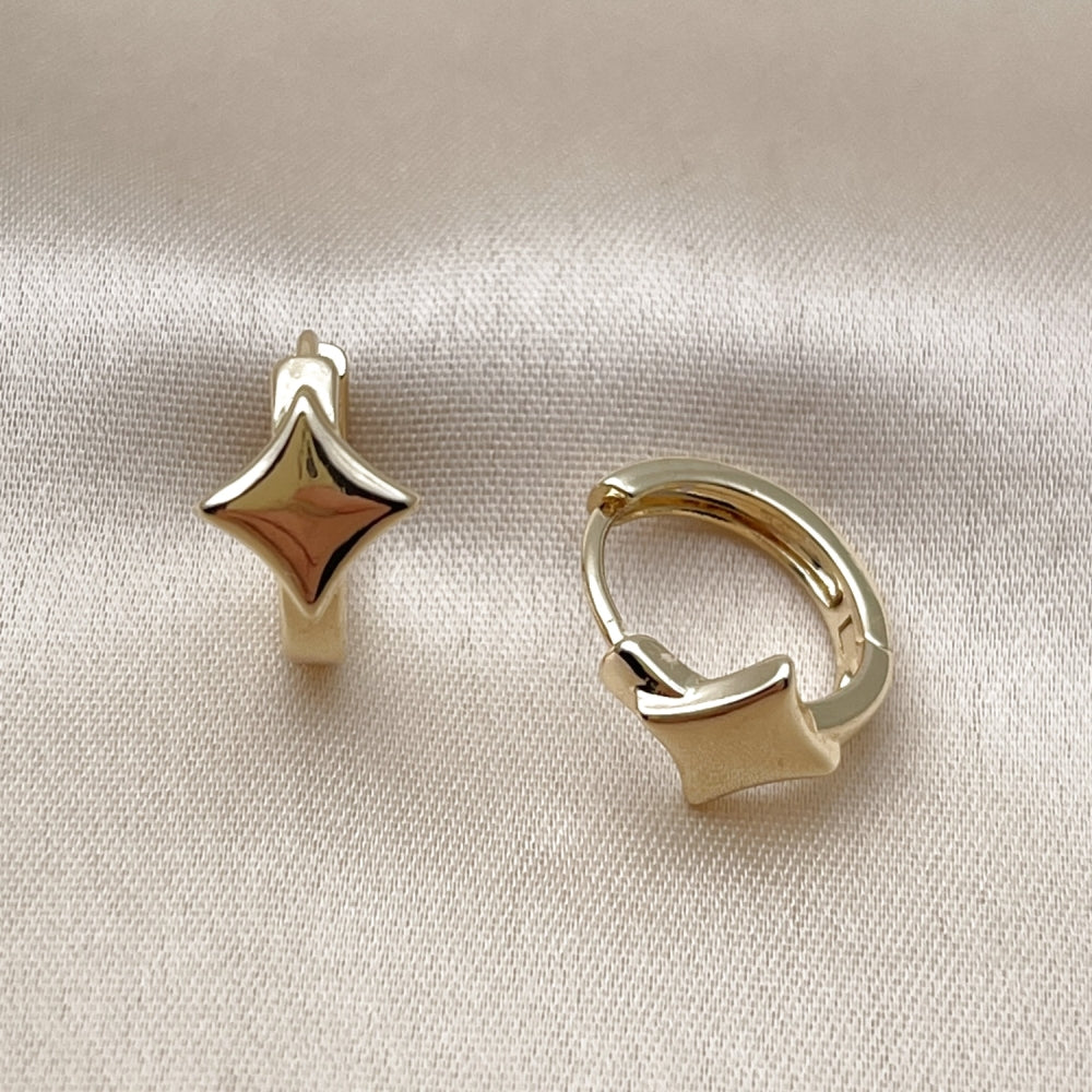 Oro Laminado Huggie Hoop, Gold Filled Style Polished, Golden Finish