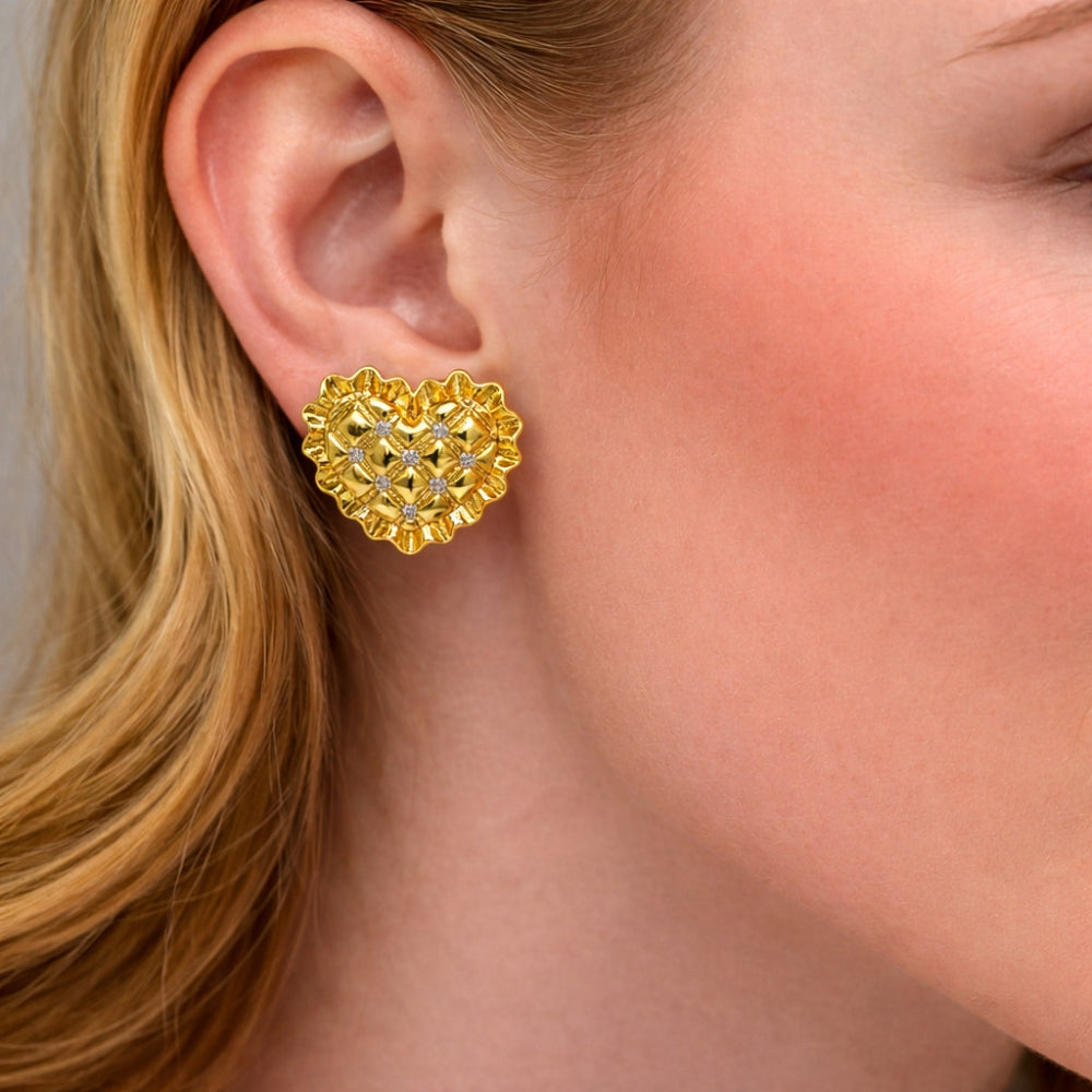 Oro Laminado Stud Earring, Gold Filled Style Heart Design, with White Cubic Zirconia, Diamond Cutting Finish, Golden Finish
