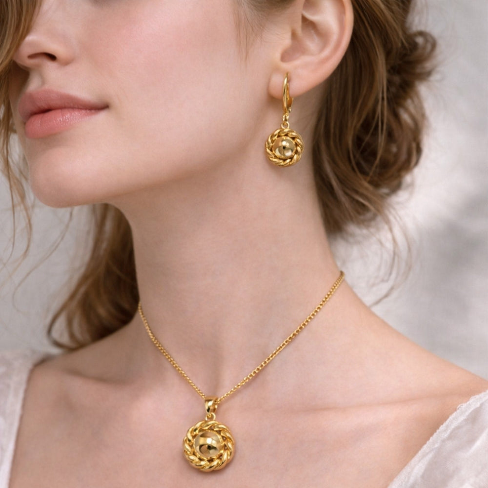 Oro Laminado Earring and Pendant Adult Set, Gold Filled Style Flower Design, Polished, Golden Finish