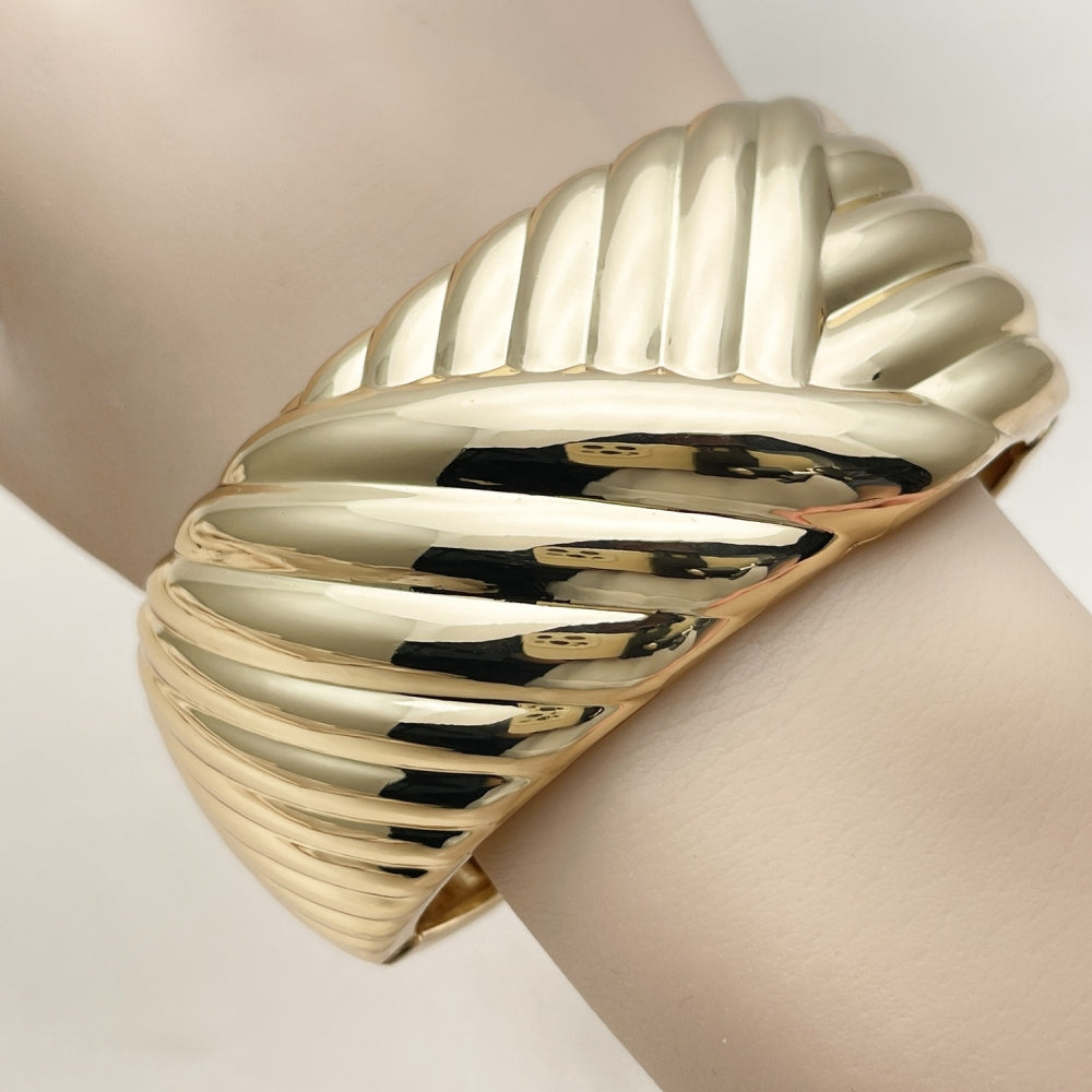 Oro Laminado Individual Bangle, Gold Filled Style Polished, Golden Finish