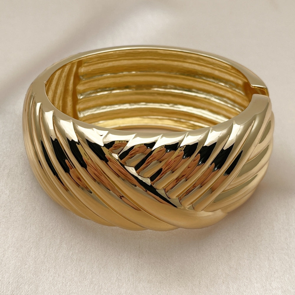 Oro Laminado Individual Bangle, Gold Filled Style Polished, Golden Finish