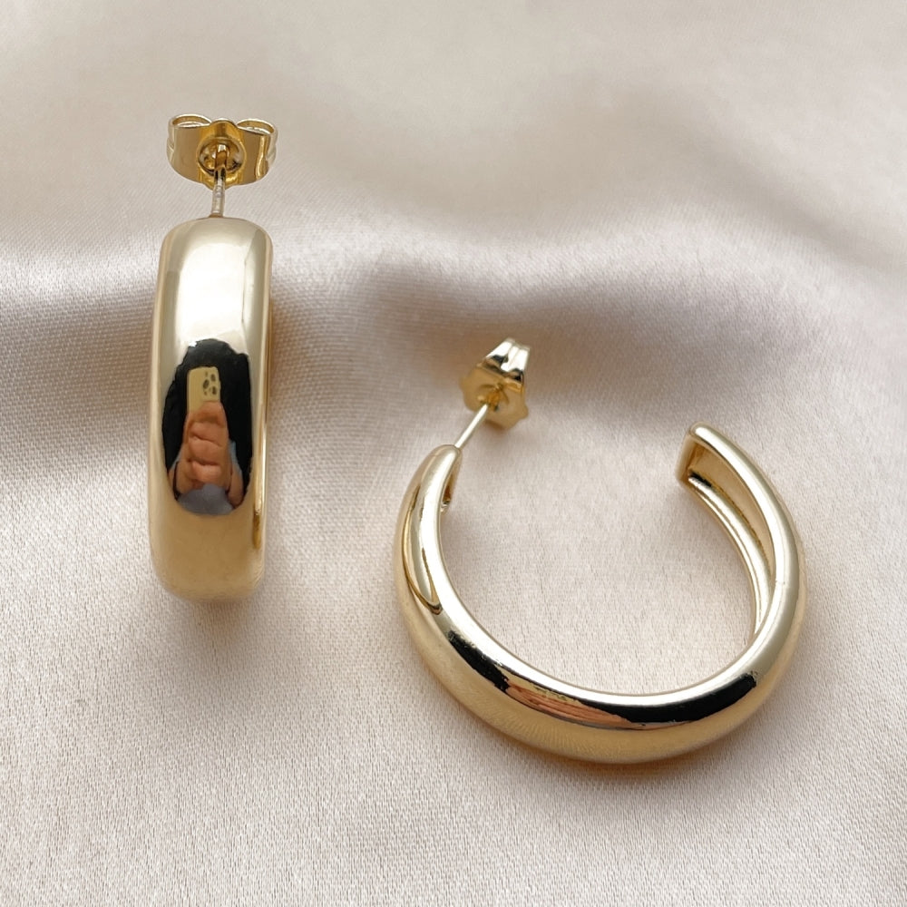 Oro Laminado Medium Hoop, Gold Filled Style Polished, Golden Finish
