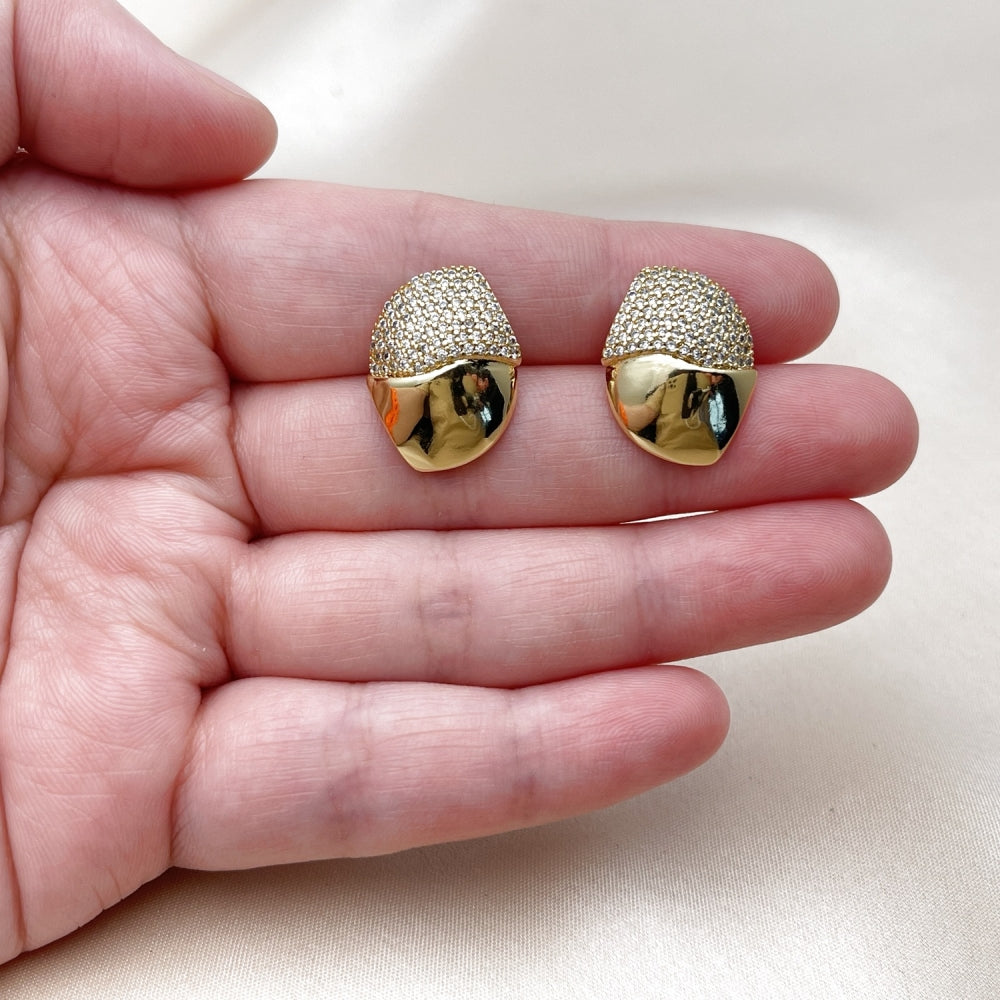 Oro Laminado Stud Earring, Gold Filled Style with White Micro Pave, Polished, Golden Finish