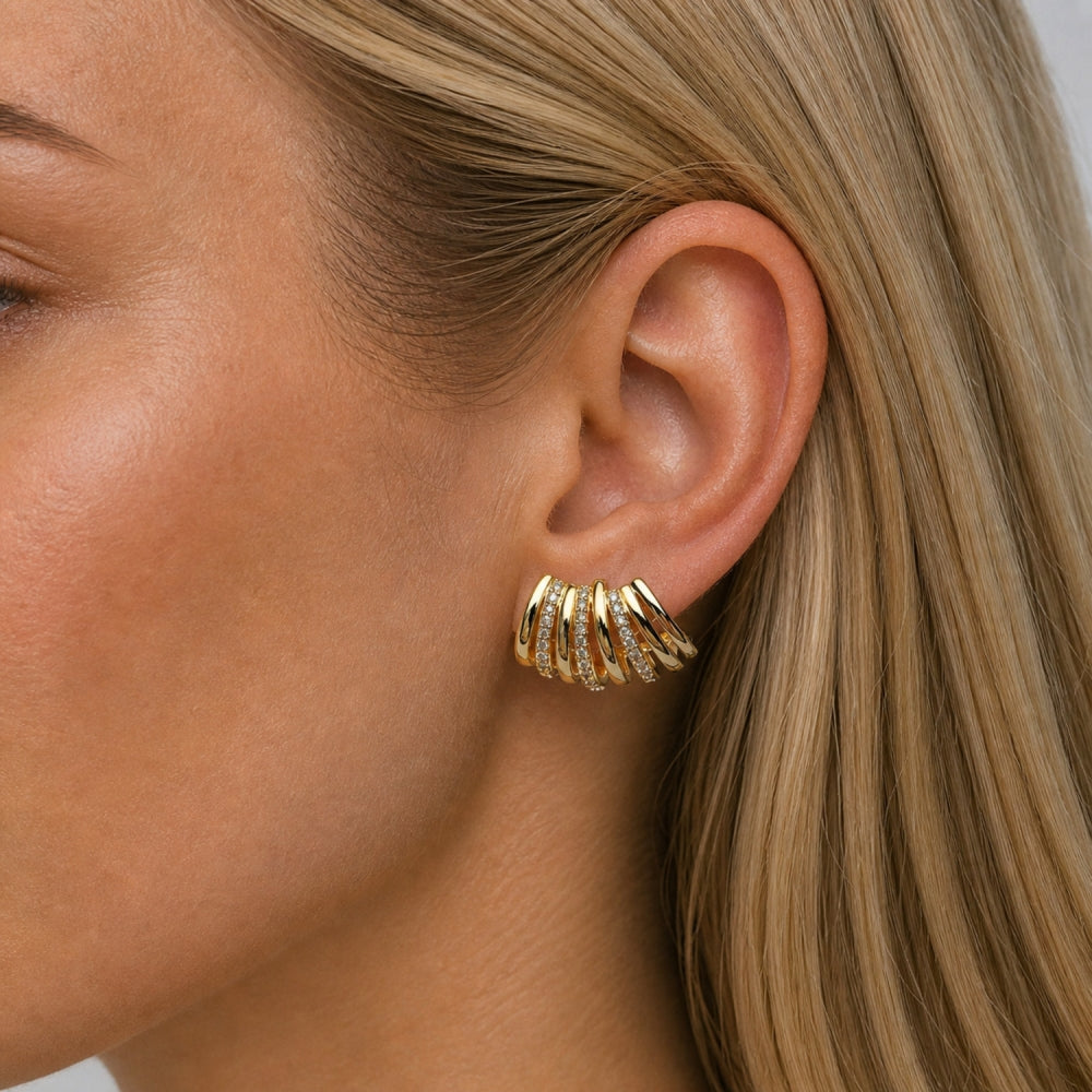 Oro Laminado Stud Earring, Gold Filled Style with White Cubic Zirconia, Polished, Golden Finish