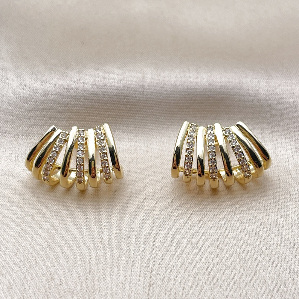 Oro Laminado Stud Earring, Gold Filled Style with White Cubic Zirconia, Polished, Golden Finish
