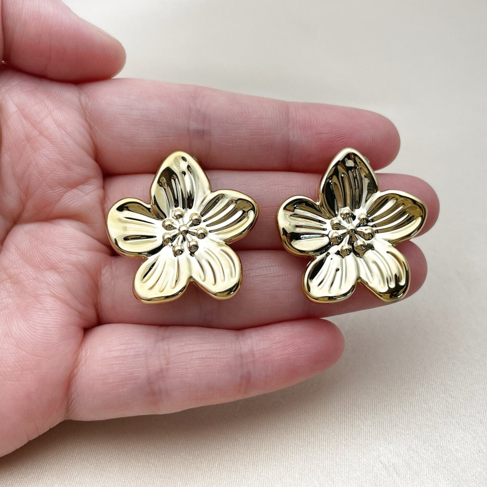 Stainless Steel Stud Earring, Flower Design, Polished, Golden Finish