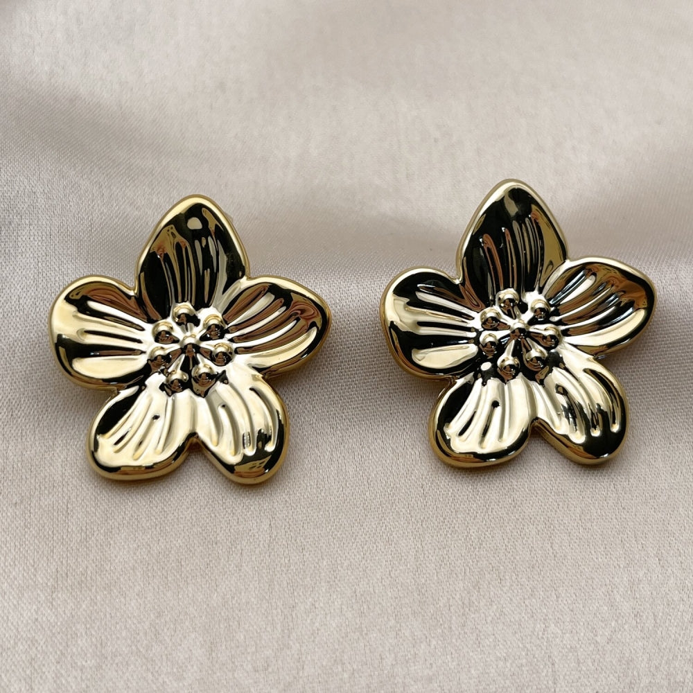 Stainless Steel Stud Earring, Flower Design, Polished, Golden Finish