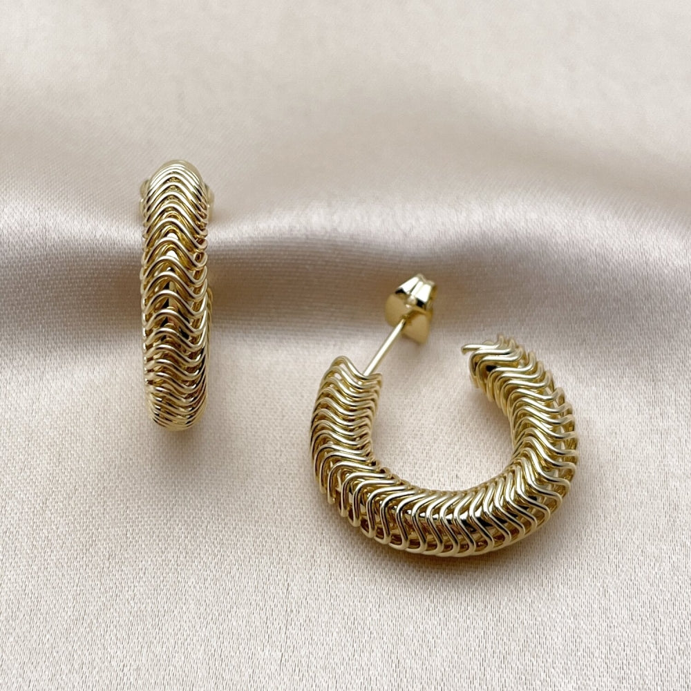 Oro Laminado Small Hoop, Gold Filled Style Polished, Golden Finish