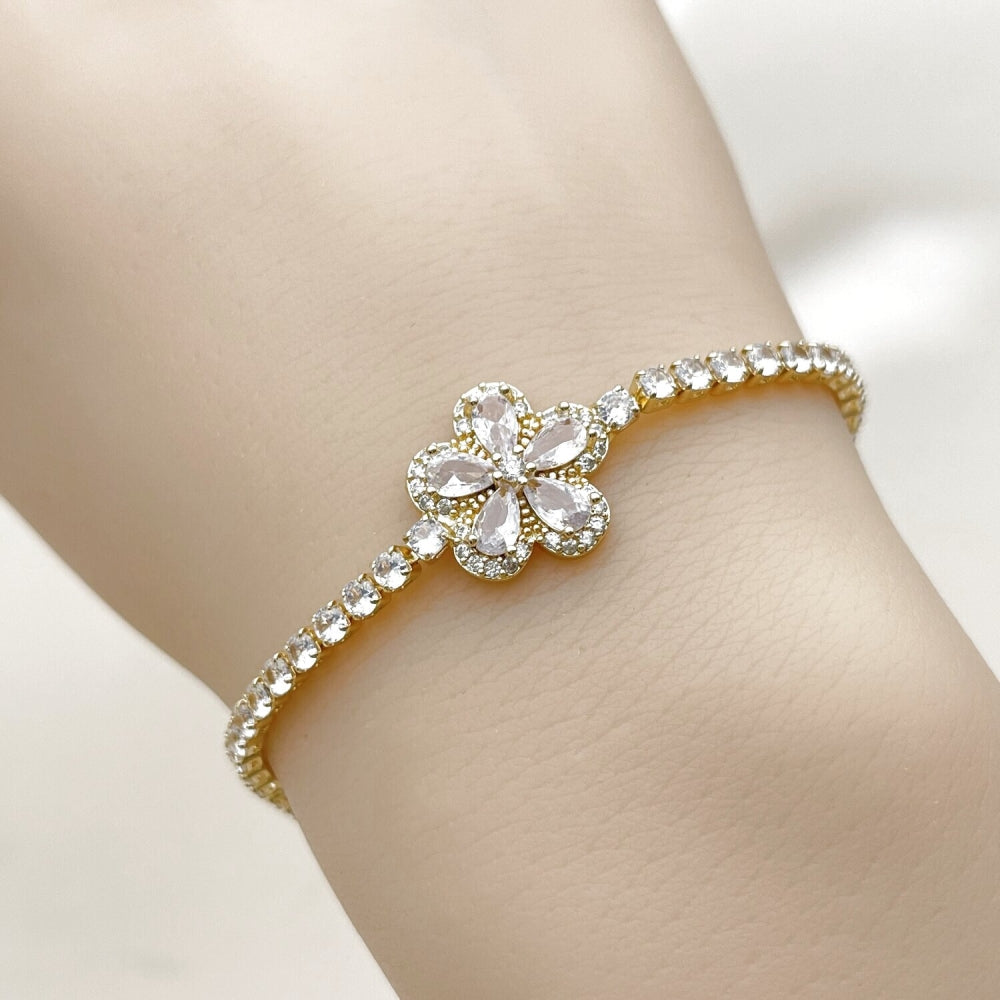Oro Laminado Fancy Bracelet, Gold Filled Style Flower and Teardrop Design, with White Cubic Zirconia, Polished, Golden Finish