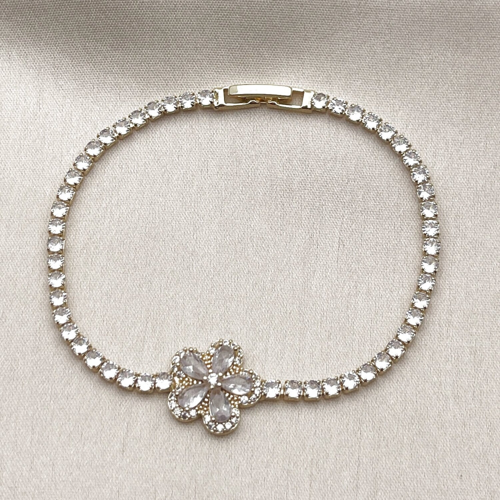 Oro Laminado Fancy Bracelet, Gold Filled Style Flower and Teardrop Design, with White Cubic Zirconia, Polished, Golden Finish