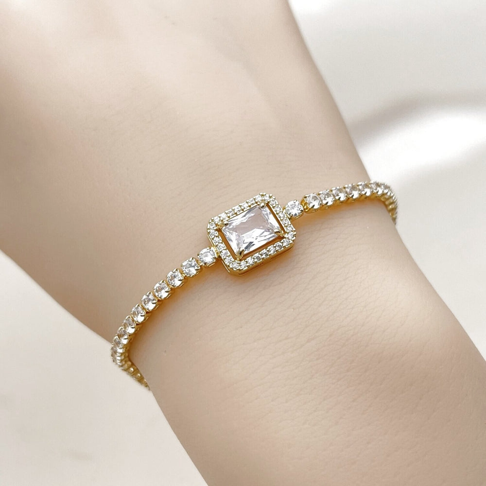 Oro Laminado Fancy Bracelet, Gold Filled Style Cluster Design, with White Cubic Zirconia and White Micro Pave, Polished, Golden Finish