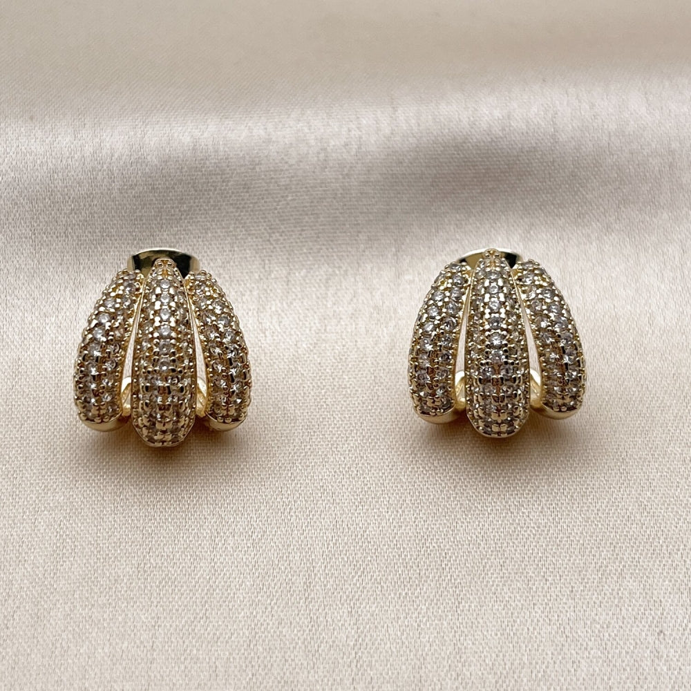 Oro Laminado Stud Earring, Gold Filled Style with White Micro Pave, Polished, Golden Finish