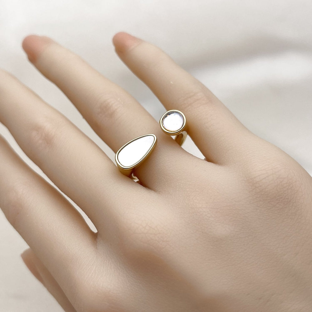 Oro Laminado Multi Stone Ring, Gold Filled Style Horse and Teardrop Design, with Ivory Mother of Pearl and White Cubic Zirconia, Polished, Golden Finish